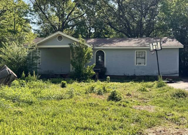 Property at 3158 Monticello Dr, Jackson, MS 39212, 3 beds, 2 baths