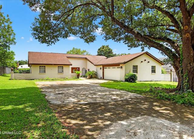 Property at 12384 Crestview Ct, Gulfport, MS 39503, 3 beds, 2.5 baths