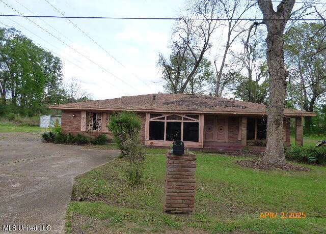 Property at 23 Green Acres Rd, Natchez, MS 39120, 4 beds, 2.5 baths