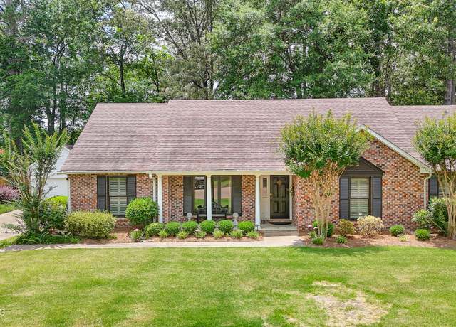 Property at 697 Country Place Dr, Pearl, MS 39208, 3 beds, 2 baths