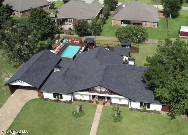 Property at 416 Woodland Park Drive Dr, Biloxi, MS 39531, 5 beds, 3 baths