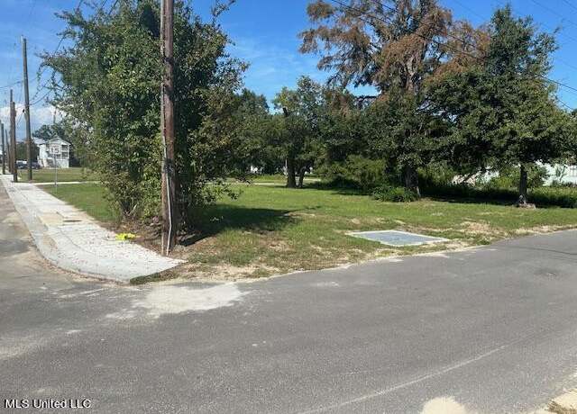 Property at 380 Meaut St, Biloxi, MS 39530