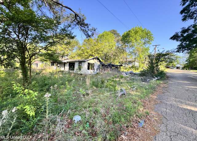 Property at 260 Marla Ave, Jackson, MS 39204, 3 beds, 2 baths