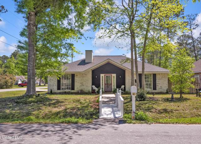Property at 8316 Amoka Dr, Diamondhead, MS 39525, 3 beds, 2 baths