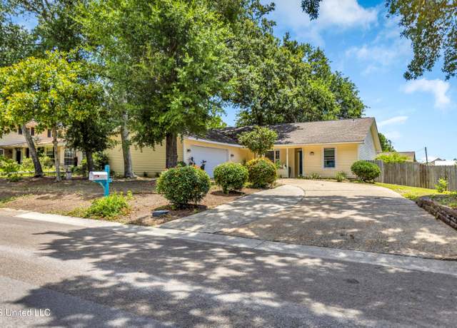 Property at 109 Palm Ave, Pass Christian, MS 39571, 3 beds, 2 baths