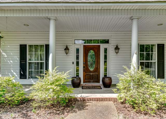 Property at 203 Remington Dr, Brandon, MS 39042, 5 beds, 4.5 baths