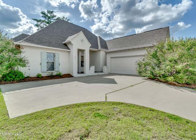 Property at 107 Camden Lake Dr, Madison, MS 39110, 4 beds, 3.5 baths