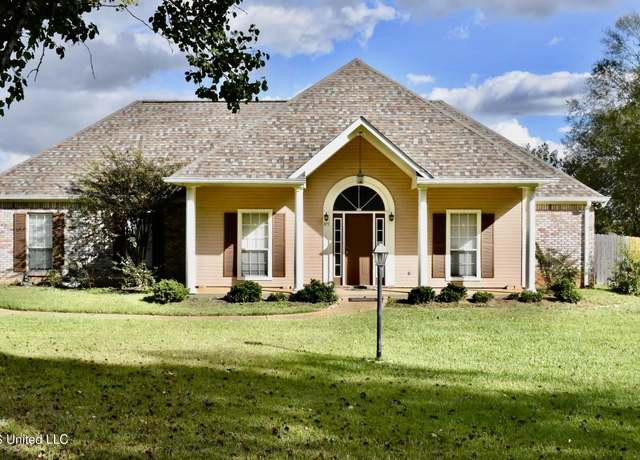 Property at 305 Wildwood Blvd, Jackson, MS 39212, 3 beds, 2 baths