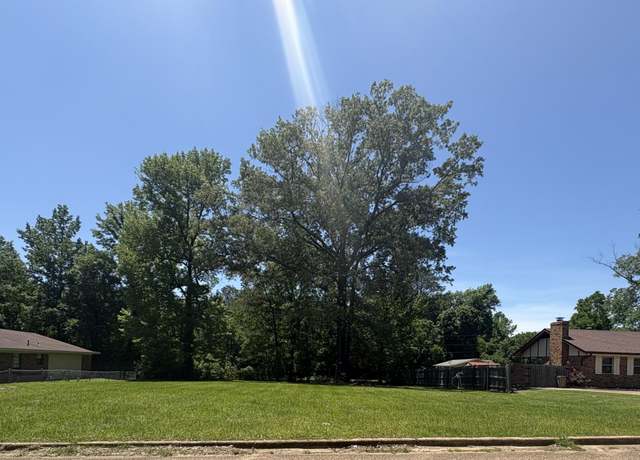 Property at 545 Greenmont Dr, Jackson, MS 39212