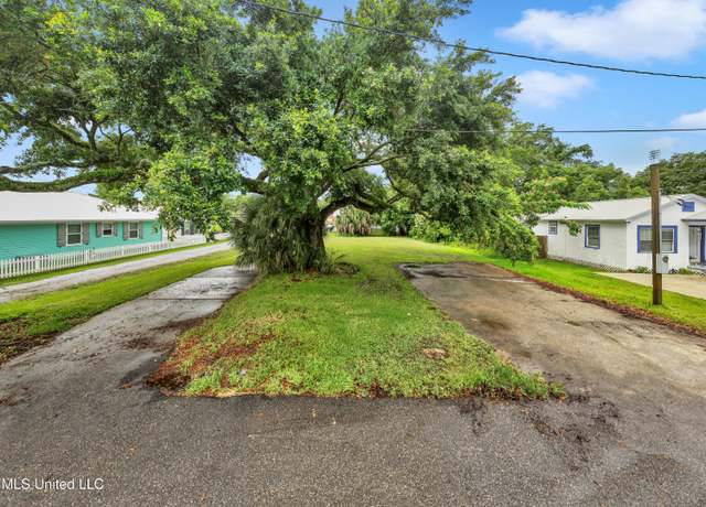 Property at 306 Union St, Bay Saint Louis, MS 39520