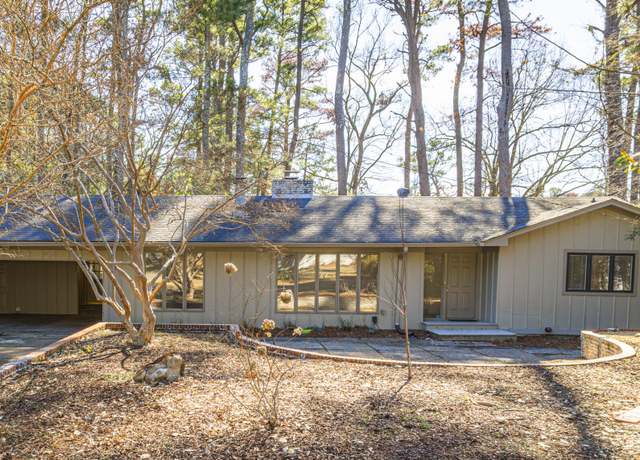 Property at 2009 Southwood Rd, Jackson, MS 39211, 3 beds, 3 baths