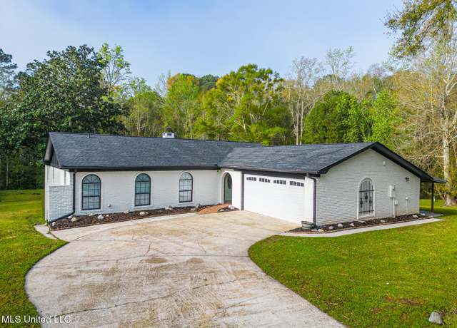 Property at 3800 Kendale Dr, Gautier, MS 39553, 4 beds, 3 baths