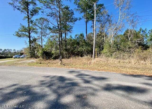 Property at 5065 N Daytona Dr, Pearlington, MS 39572
