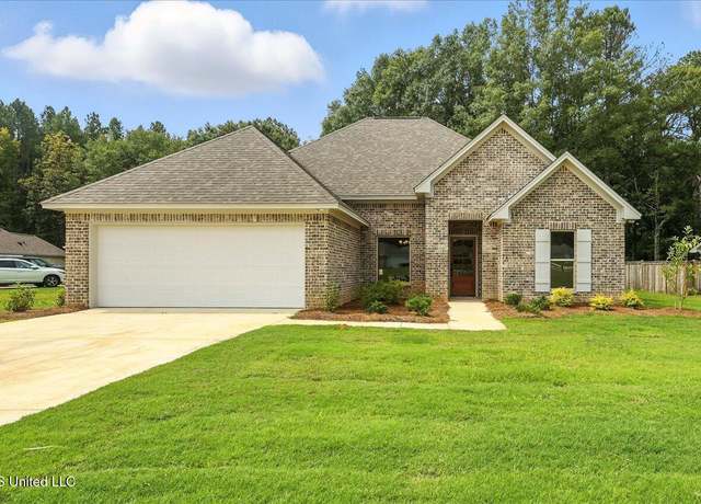 Property at 124 Jasmine Cove Dr, Brandon, MS 39042, 4 beds, 2 baths