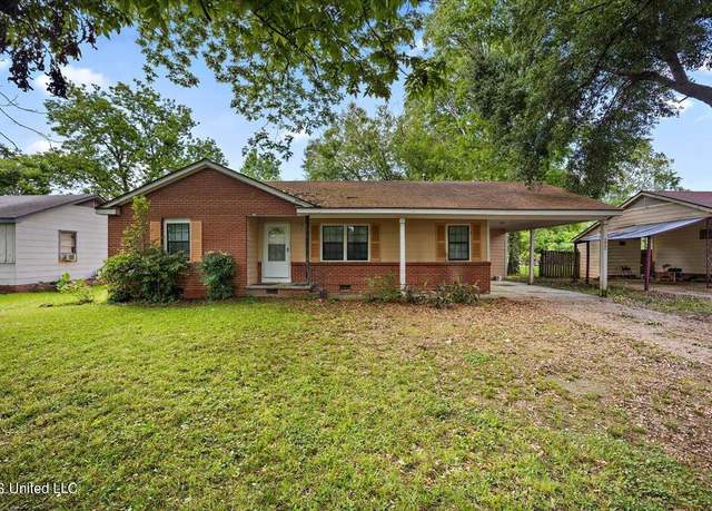 Property at 220 W Eighteenth St, Yazoo City, MS 39194, 3 beds, 2 baths