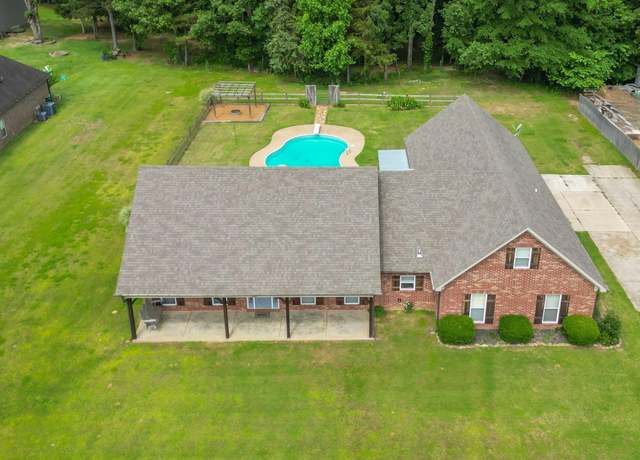 Property at 367 W Byhalia Creek Farms Rd Unit R, Byhalia, MS 38611, 5 beds, 2.5 baths
