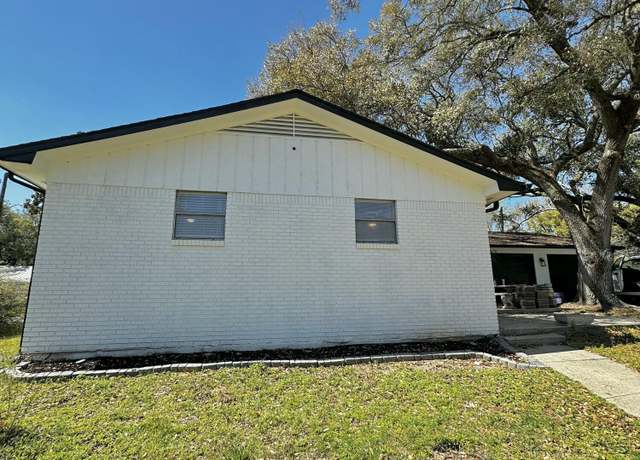 Property at 809 Herrick Ave, Pascagoula, MS 39567, 3 beds, 2.5 baths