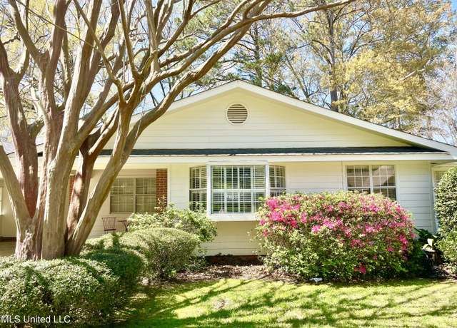 Property at 4245 Berlin Dr, Jackson, MS 39211, 3 beds, 2 baths