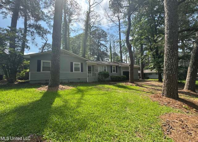 Property at 1870 Wisteria Dr, Jackson, MS 39204, 3 beds, 2 baths