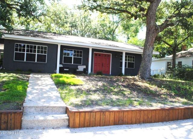 Property at 176 Miramar Ave, Biloxi, MS 39530, 5 beds, 2 baths