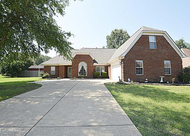 Property at 1649 W Drake Cv, Hernando, MS 38632, 3 beds, 2 baths