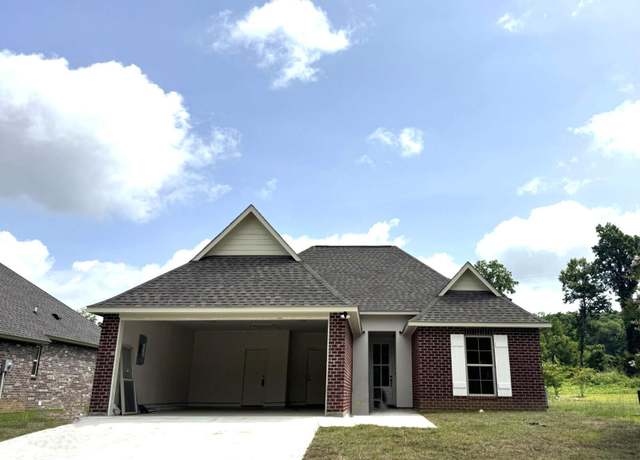 Property at 6 Hedges Plantation Pl, Natchez, MS 39120, 3 beds, 2 baths