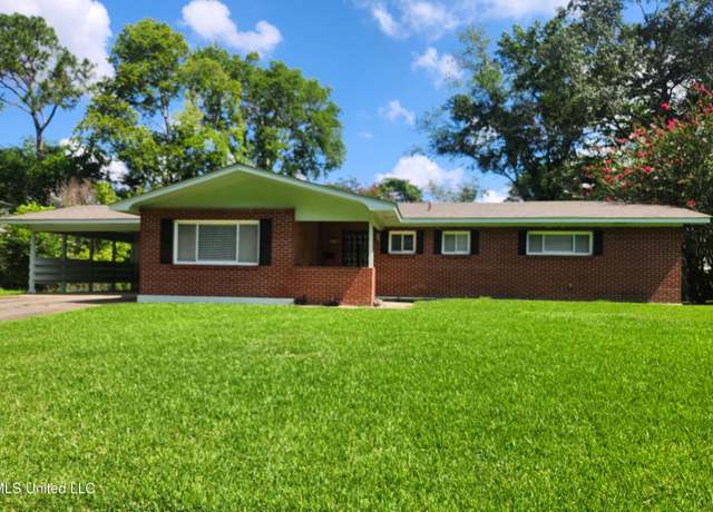 Property at 1634 Wilhurst St, Jackson, MS 39211, 3 beds, 2 baths
