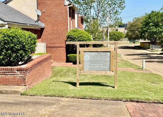 Property at 976 Garvin St, Jackson, MS 39206, 2 beds, 2 baths