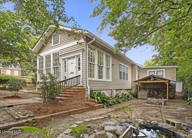 Property at 810 Fairview St, Jackson, MS 39202, 3 beds, 2 baths