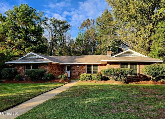 Property at 1234 Woodfield Dr, Jackson, MS 39211, 3 beds, 2 baths