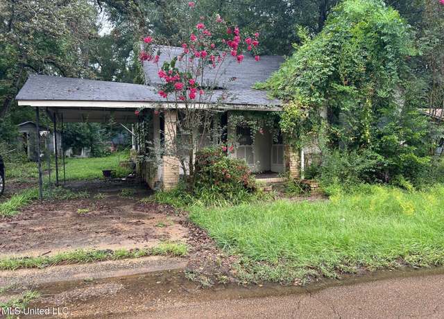 Property at 850 W Congress St, Brookhaven, MS 39601, 2 beds, 1 bath