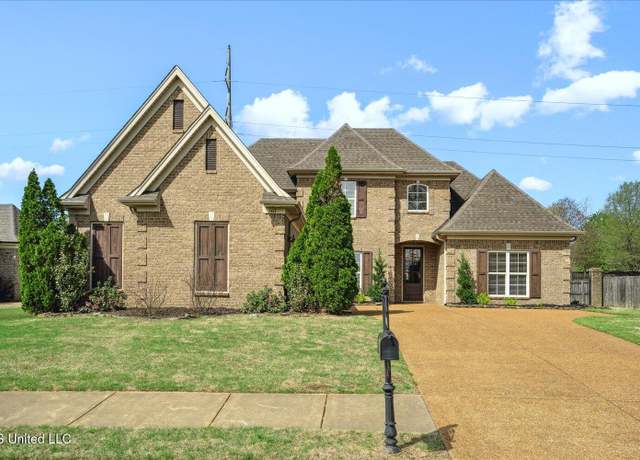 Property at 1411 W Notting Hill Dr, Hernando, MS 38632, 4 beds, 3 baths