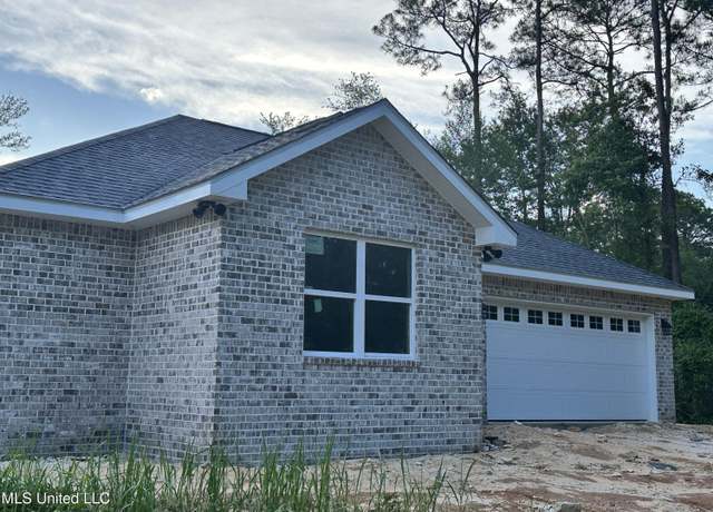Property at 1028 Main Street St, Ocean Springs, MS 39564, 3 beds, 2 baths