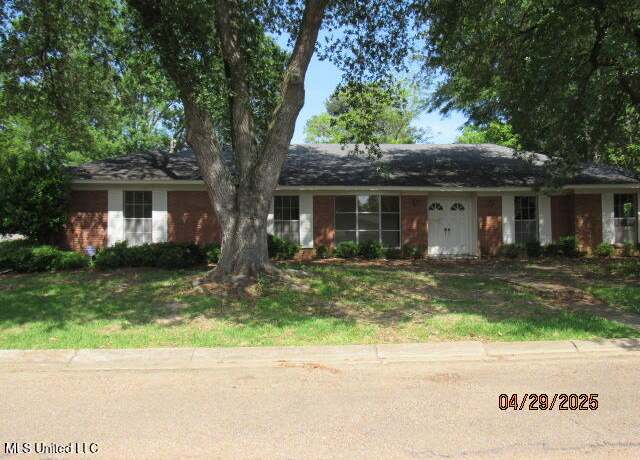 Property at 2310 Montebello Dr, Jackson, MS 39213, 4 beds, 2 baths