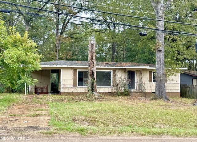 Property at 2926 Oak Forest Dr, Jackson, MS 39212, 3 beds, 1.5 baths