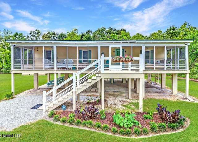 Property at 5225 Pointset Ave, Bay Saint Louis, MS 39520, 3 beds, 2 baths