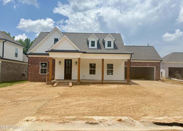 Property at 1347 Creekside Ln, Hernando, MS 38632, 4 beds, 3 baths
