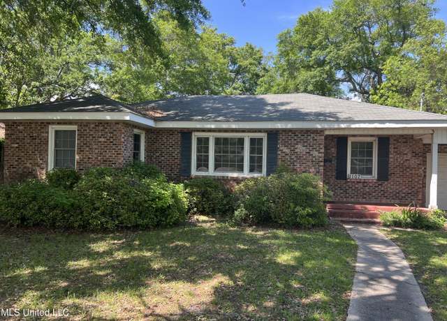 Property at 1107 Washington Ave, Pascagoula, MS 39567, 3 beds, 1.5 baths