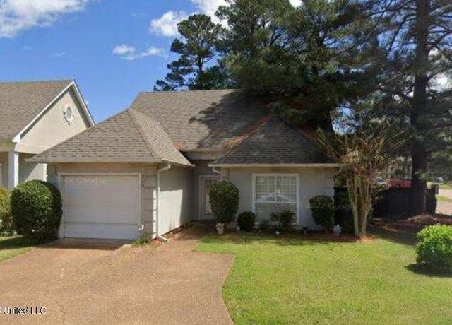 Property at 200 N Shadow Lake Dr, Clinton, MS 39056, 3 beds, 2 baths