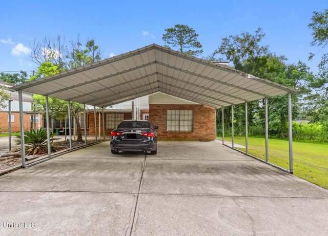 Property at 4000 Oak Ave, Gulfport, MS 39507, 6 beds, 4 baths