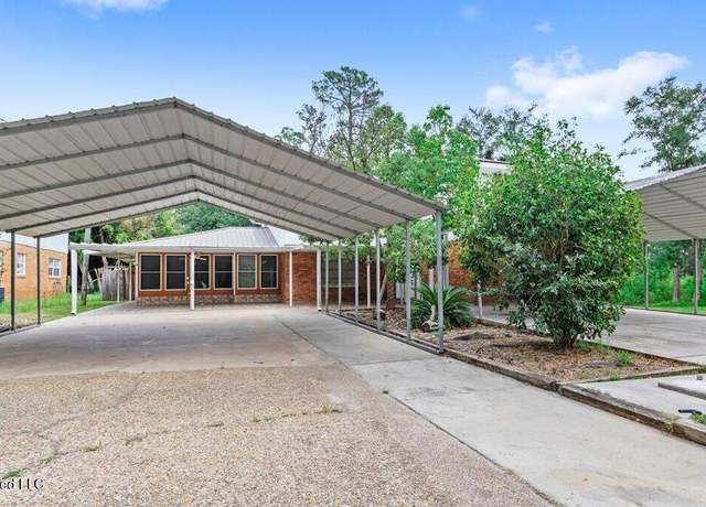 Property at 4000 Oak Ave, Gulfport, MS 39507, 6 beds, 4 baths