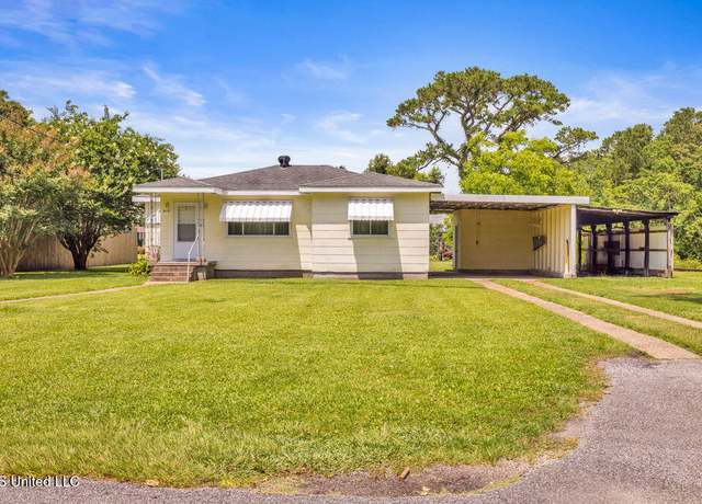 Property at 615 First Ave, Ocean Springs, MS 39564, 2 beds, 1 bath