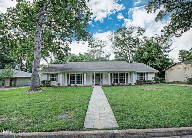 Property at 1510 Brecon Dr, Jackson, MS 39211, 4 beds, 4.5 baths