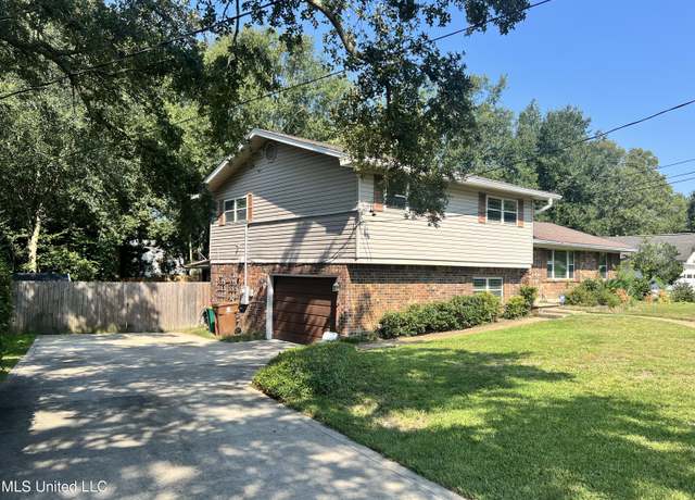 Property at 905 N Shore Dr, Biloxi, MS 39532, 3 beds, 2.5 baths
