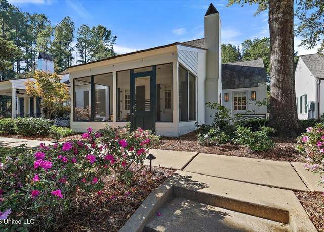 Property at 3 Annandale Cottage Ln, Madison, MS 39110, 2 beds, 3 baths