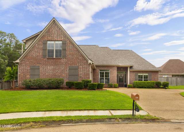 Property at 101 Marion Dr, Clinton, MS 39056, 4 beds, 3 baths
