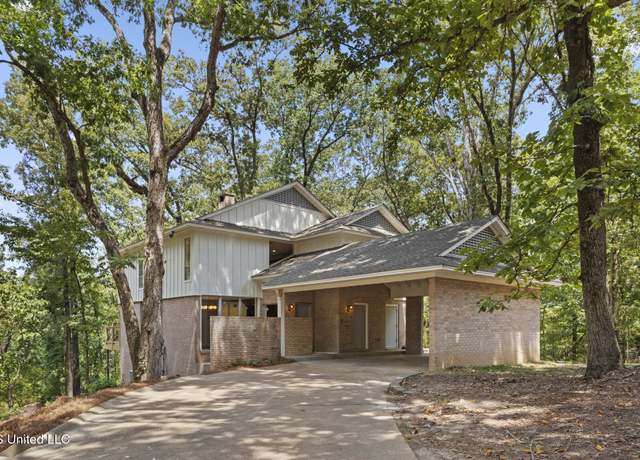 Property at 221 W Virginia Dr, Clinton, MS 39056, 4 beds, 3.5 baths