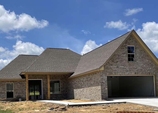 Property at 114 Cedar Creek Dr, Flora, MS 39071, 3 beds, 2 baths