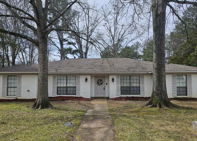 Property at 5225 Brookview Dr, Byram, MS 39272, 4 beds, 2.5 baths