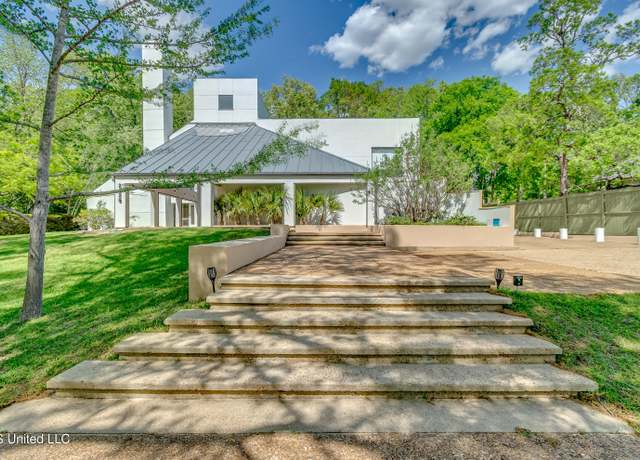 Property at 2426 Eastover Dr, Jackson, MS 39211, 5 beds, 5 baths